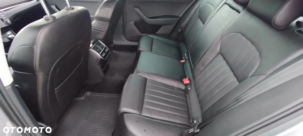 Skoda Superb 2.0 TDI 4x4 L&K DSG - 6