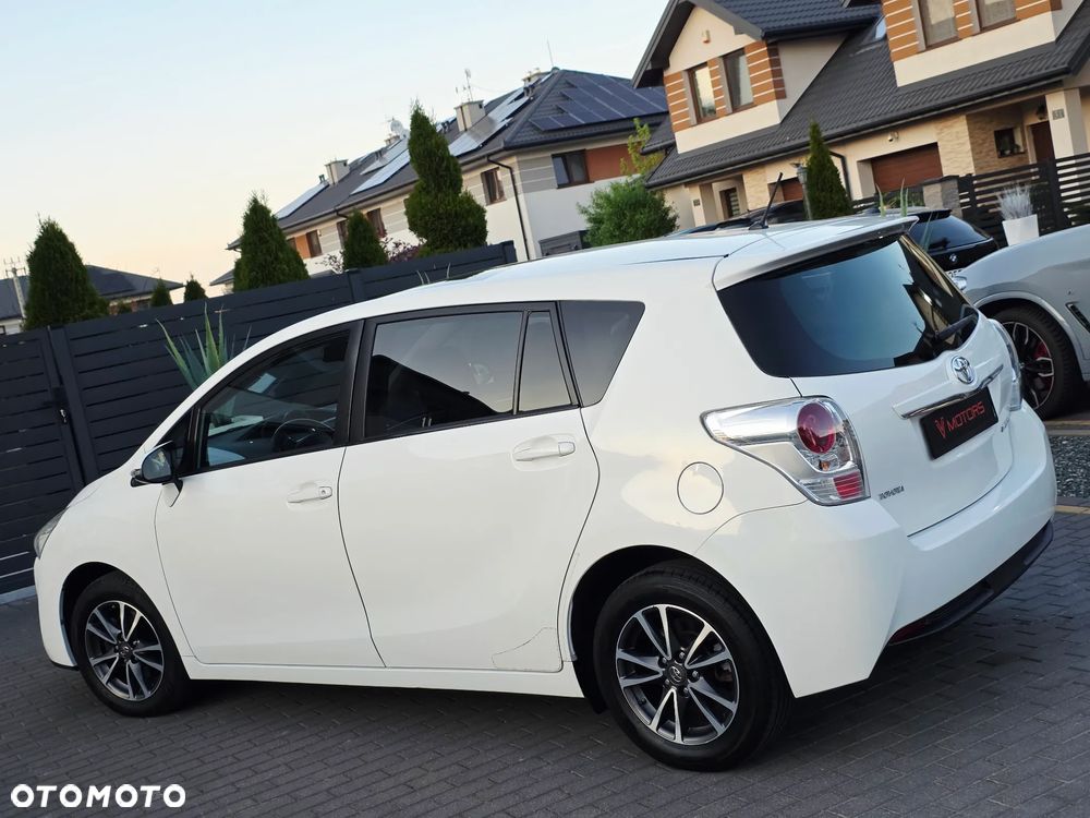 Toyota Verso 1.6 D-4D Premium - 3