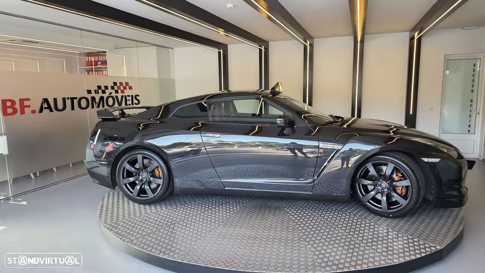 Nissan GT-R Black Edition - 8