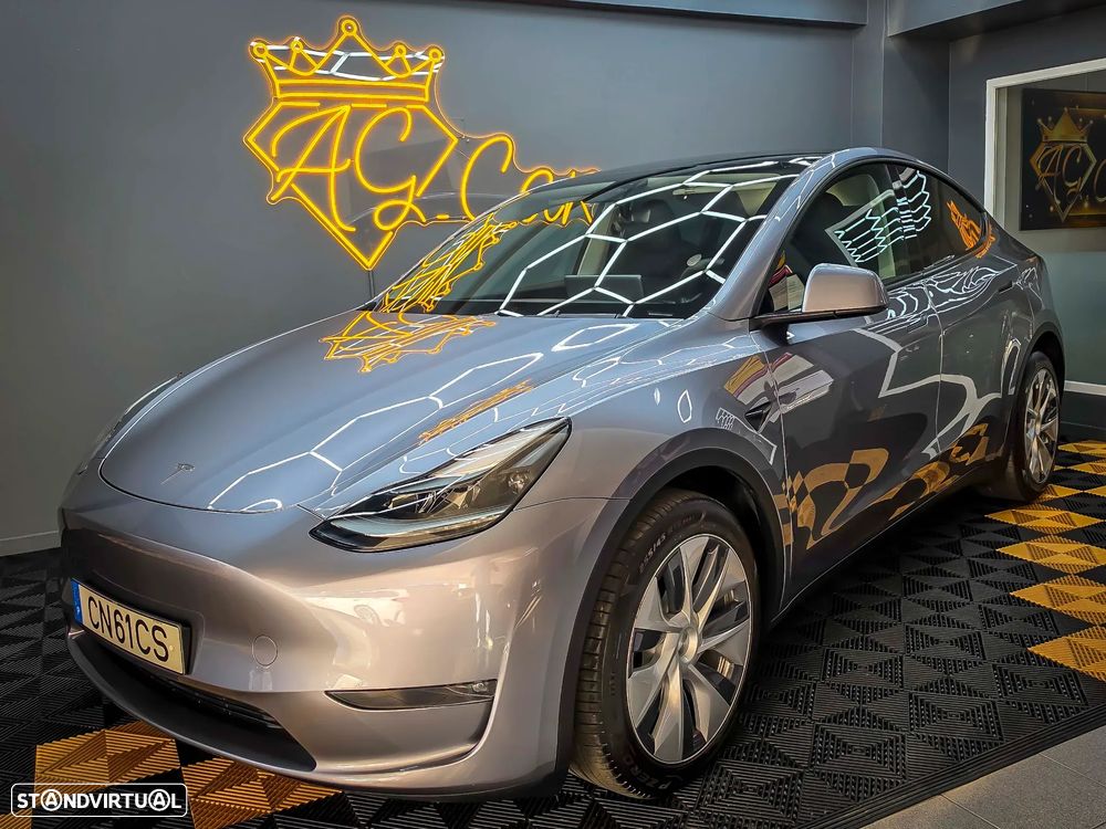 Tesla Model Y 2023 photo 3