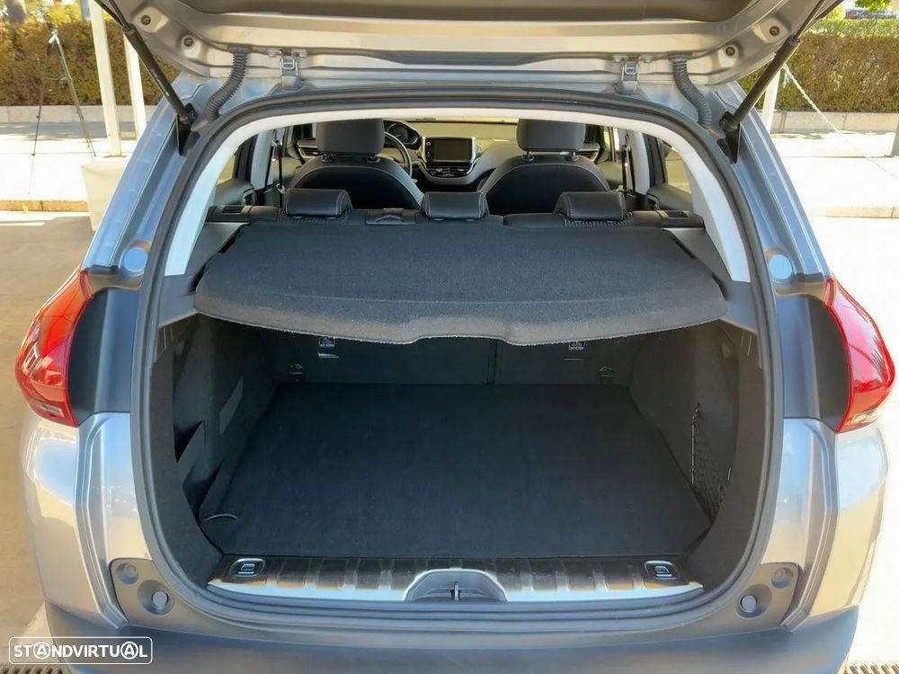Peugeot 2008 1.2 PureTech Allure EAT6 - 7
