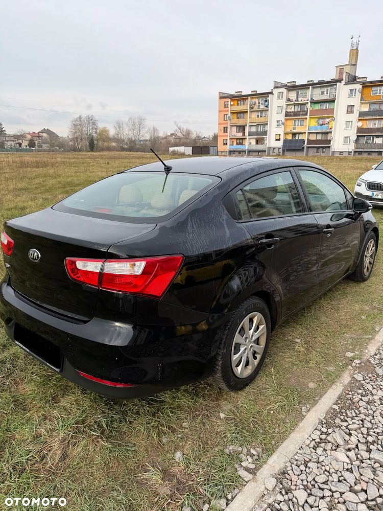 Kia Rio 1.4 L - 3
