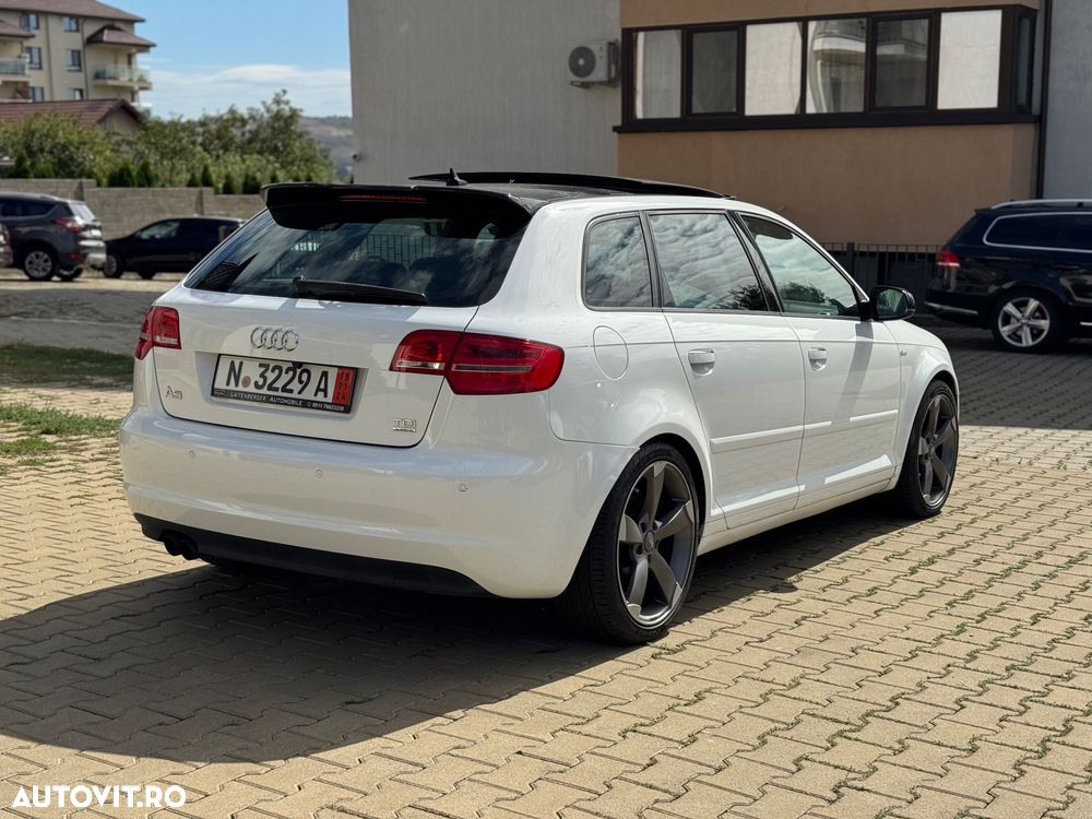 Audi A3 2.0 TDI Sportback DPF quattro S line Sportpaket (plus) - 3
