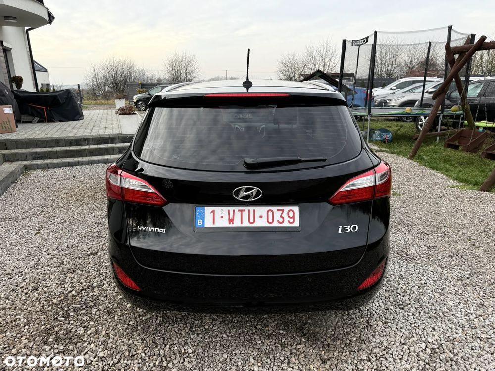 Hyundai i30 blue Kombi 1.6 GDi Passion - 9