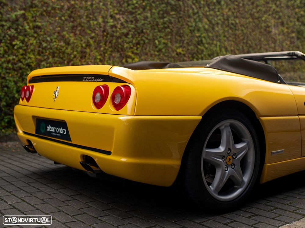 Ferrari 355 Spider - 18