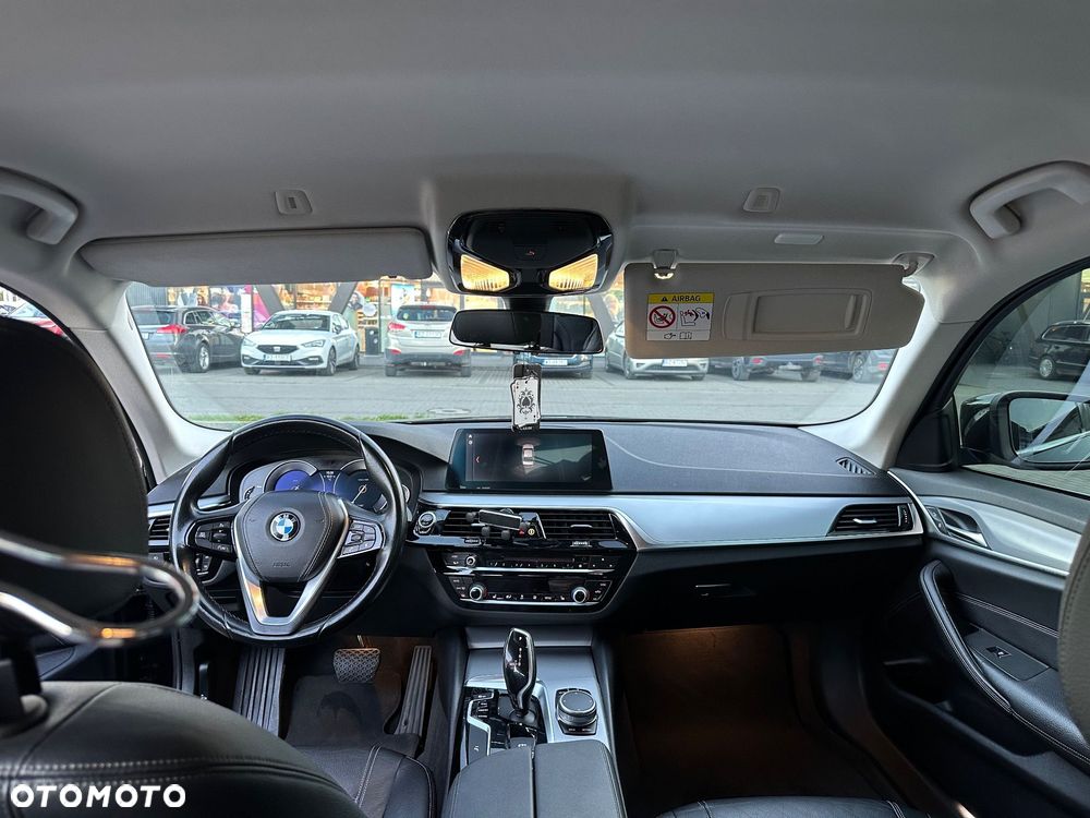 BMW Seria 5 520d Luxury Line sport - 24