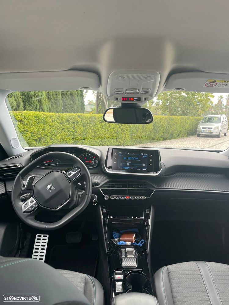 Peugeot 2008 1.2 PureTech Allure EAT8 — fotografia 11