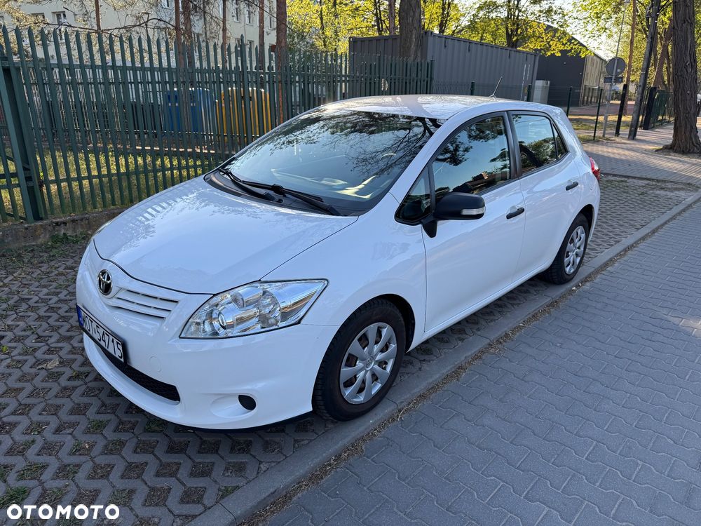Toyota Auris 1.4 D-4D 2010 - 1