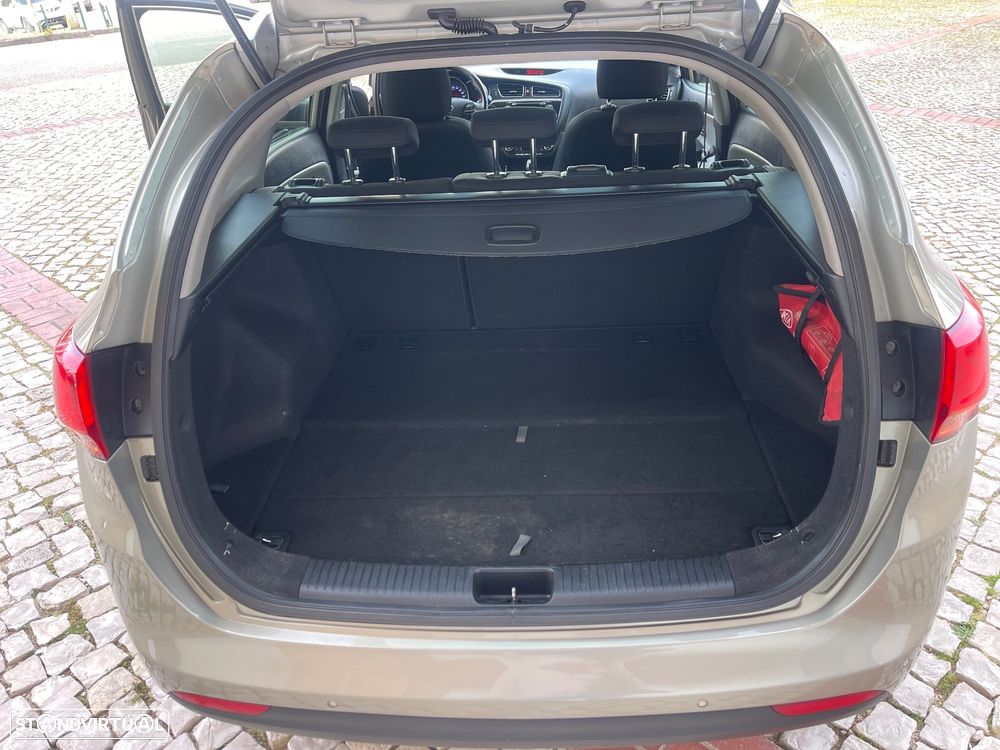 Kia Ceed SW 1.6 CRDi TX Prime - 12