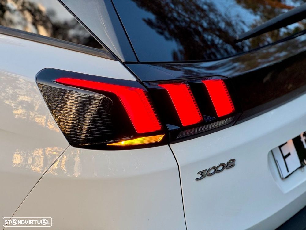 Peugeot 3008 1.2 PureTech Allure EAT6 - 31