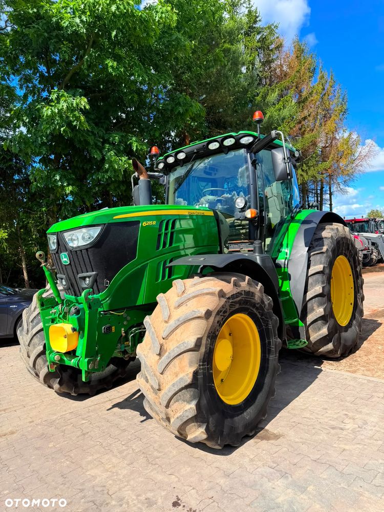 John Deere 6215R - 2