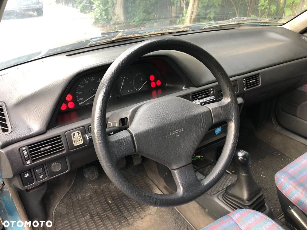 Mazda 323 - 5