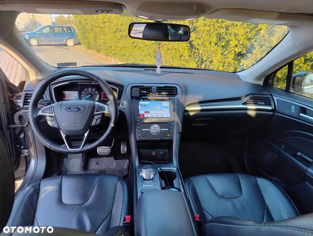Ford Fusion 2.0 EcoBoost Titanium - 17