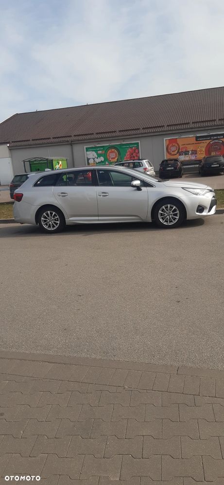 Toyota Avensis 1.6 D-4D Active - 10