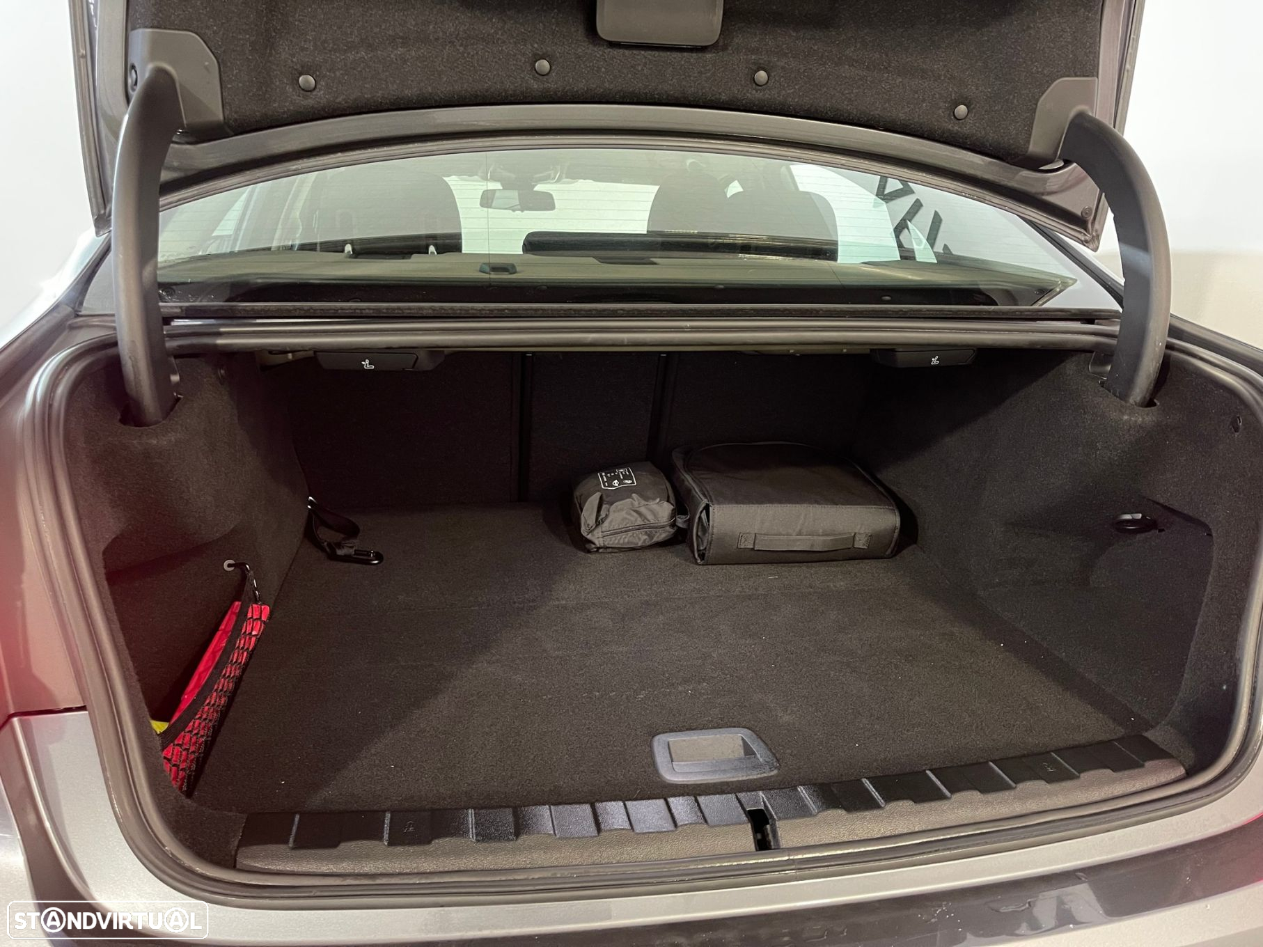 BMW 330 e Auto - 30