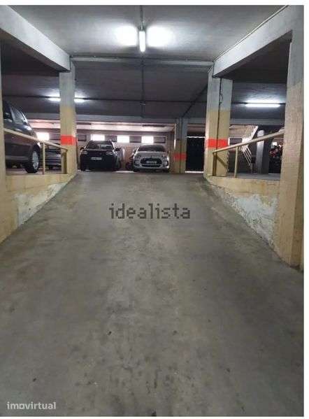 Lugar de garagem com wallbox - Grande imagem: 2/2