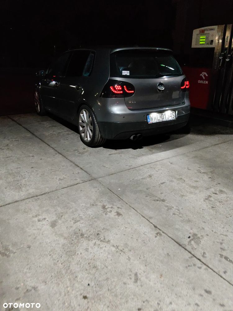 Volkswagen Golf - 22