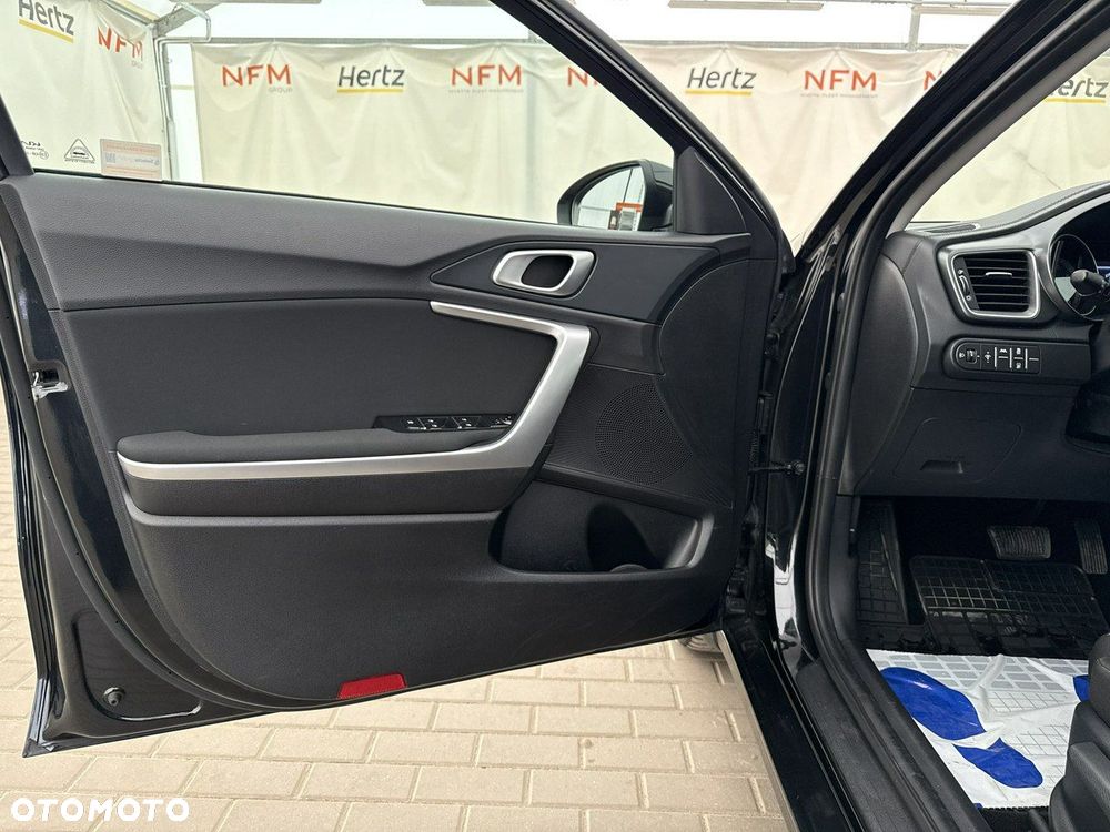 Kia Ceed - 11