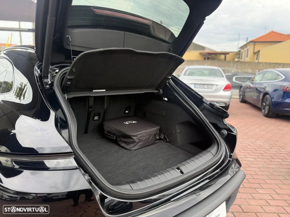 Porsche Taycan Sport Turismo - 21