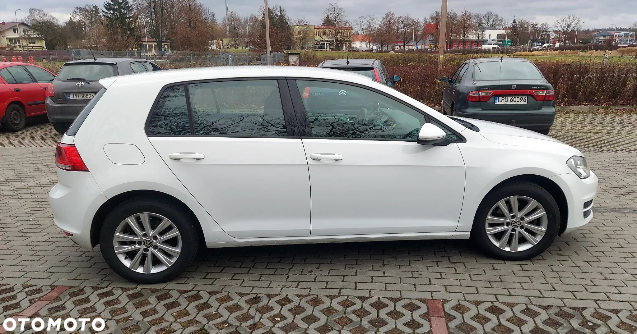 Volkswagen Golf 1.6 TDI BlueMotion Comfortline - 17