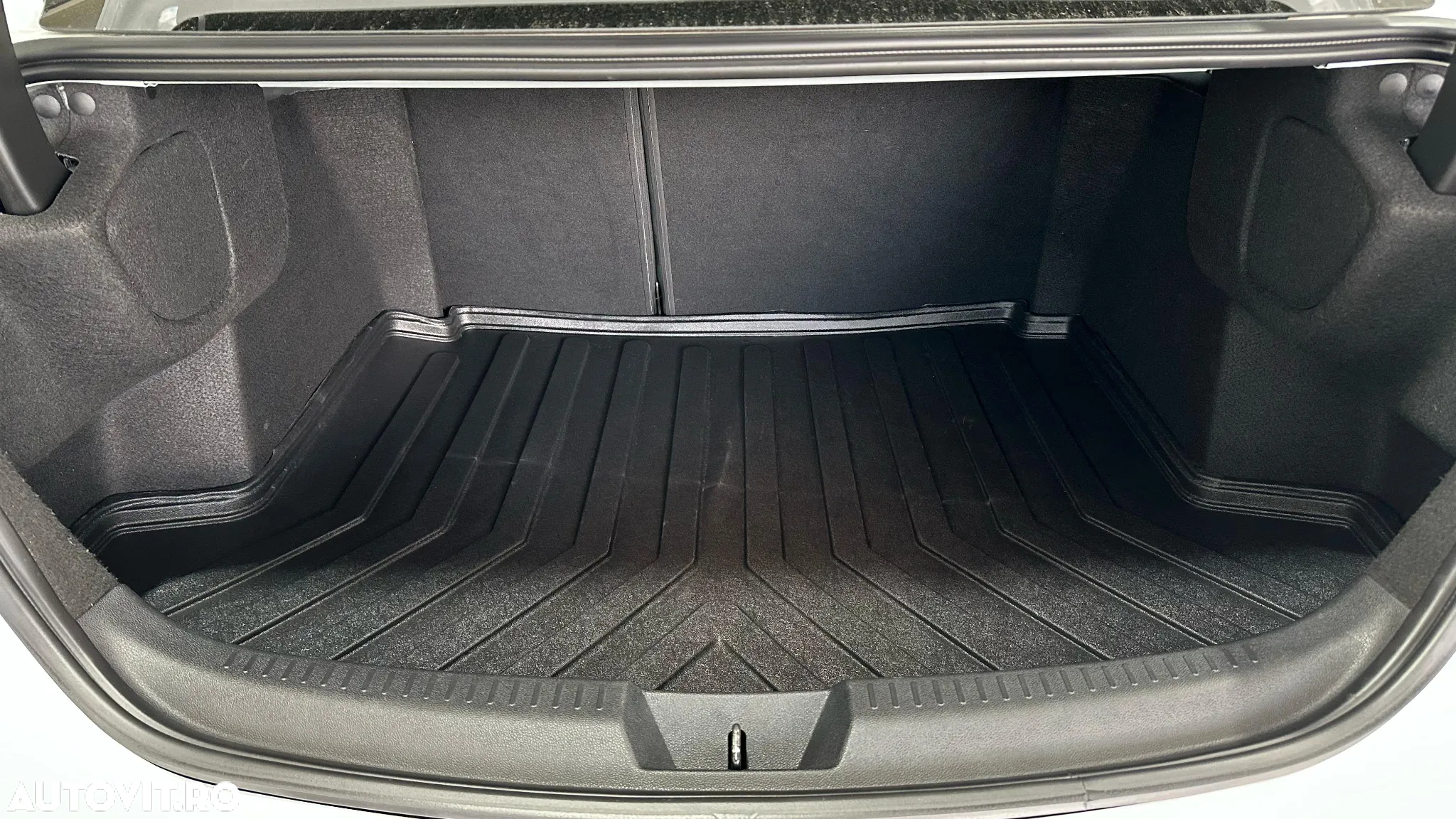 Renault Megane TCe Zen - 9