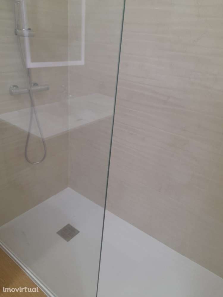 T2 com varanda, pronto a habitar, segurança e conforto - Grande imagem: 3/16