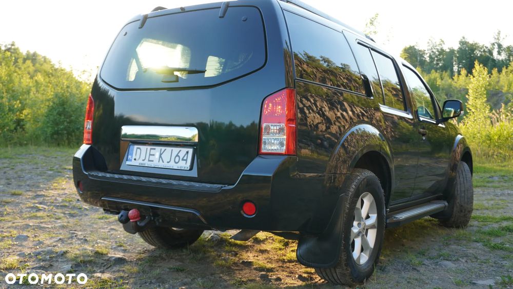 Nissan Pathfinder 2.5 D SE - 9