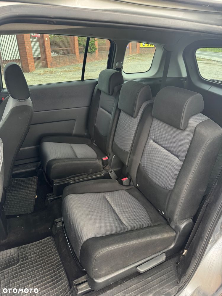 Mazda 5 - 14