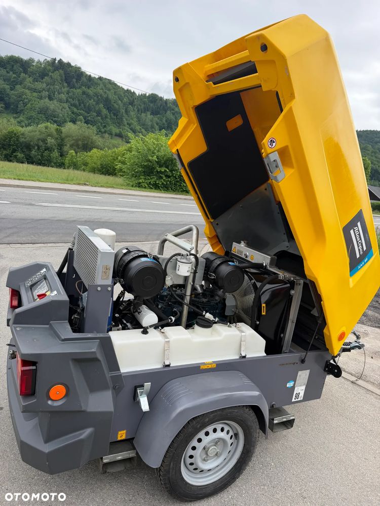 Atlas Copco XAS88 Kompresor Śrubowy. 738 mtg. 2021rok. Sprężarka 5,4m3. Przyczepka jezdna do rejestracji jako pojazd. Regulacja ciśnienia bar od 1-7. Silnik Kubota 4cylindry. 50km. Potężna moc. Sprowadzony z Norwegii. Maszyna jak Nowa z Salonu! Okazja. Zadbana Maszyna. Dokumenty, książka. Opony nówki! Zero zużycia potężna moc. Chłodnica Cyklonowa (osuszacz) !!! - 5