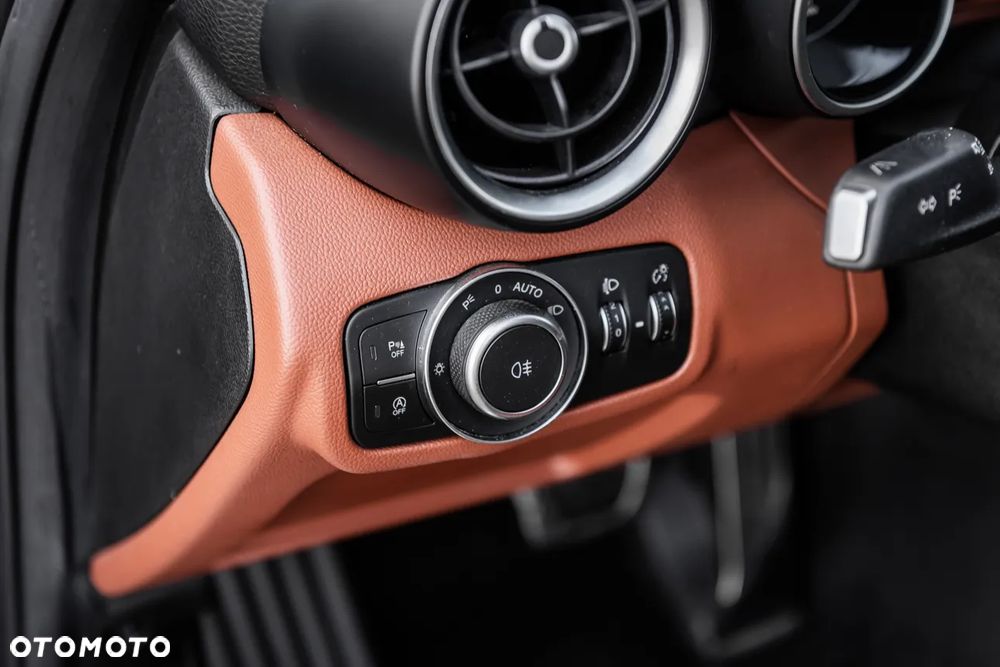 Alfa Romeo Giulia 2.2 Diesel AT8 Advanced Efficiency - 18