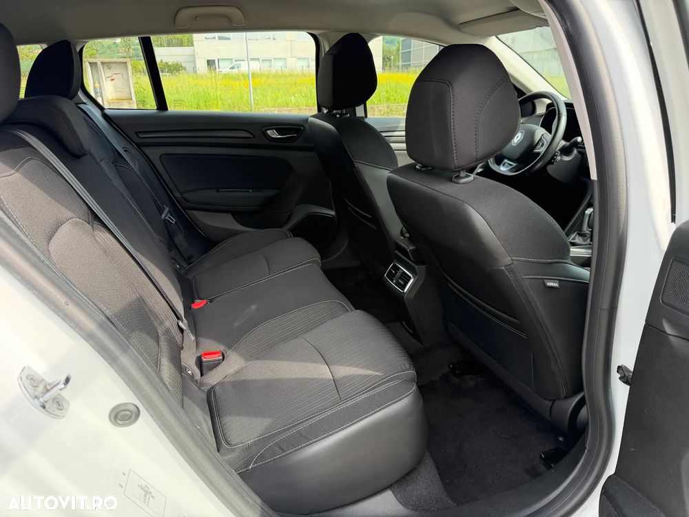 Renault Megane BLUE dCi EDC Intens - 14