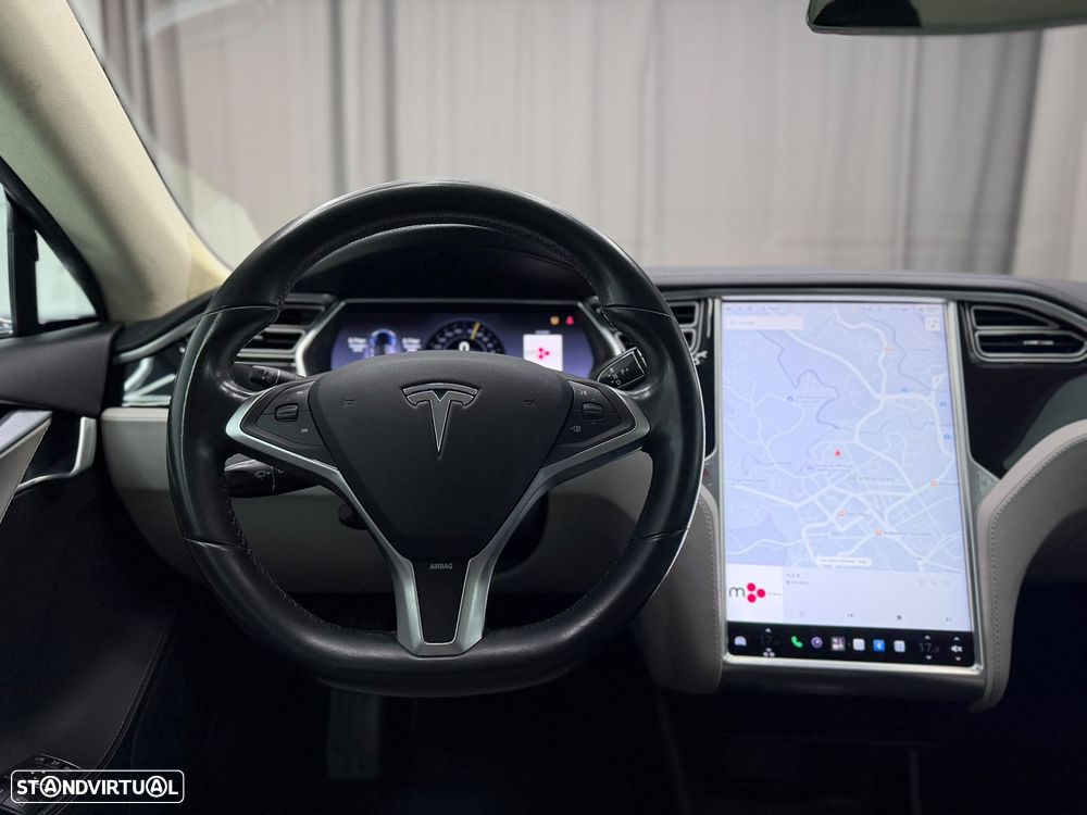 Tesla Model S 85 - 17