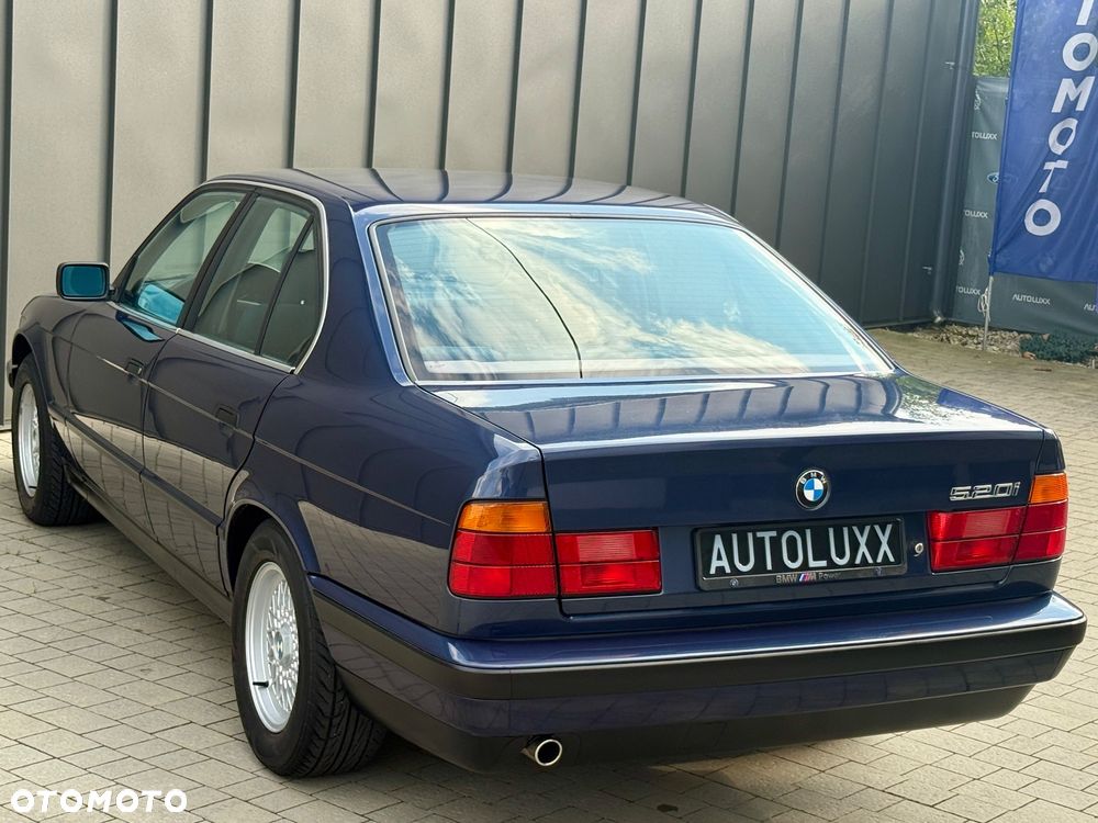 BMW Seria 5 520i - 33