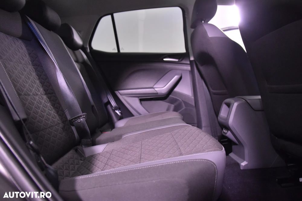 Volkswagen T-Cross - 12
