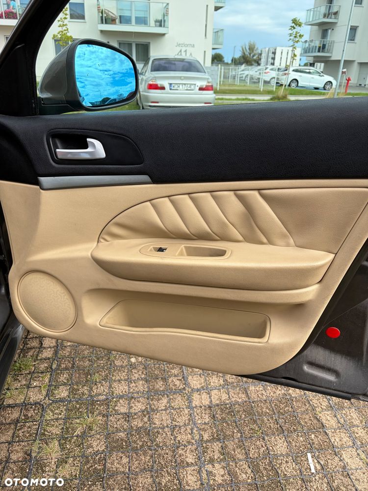 Alfa Romeo 159 1.9 JTDM 16V DPF Distinctive - 19