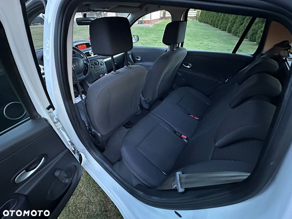 Renault Clio - 14