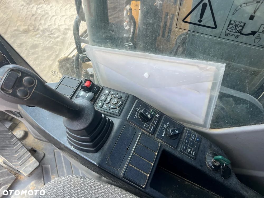 Volvo ECR145EL - 26