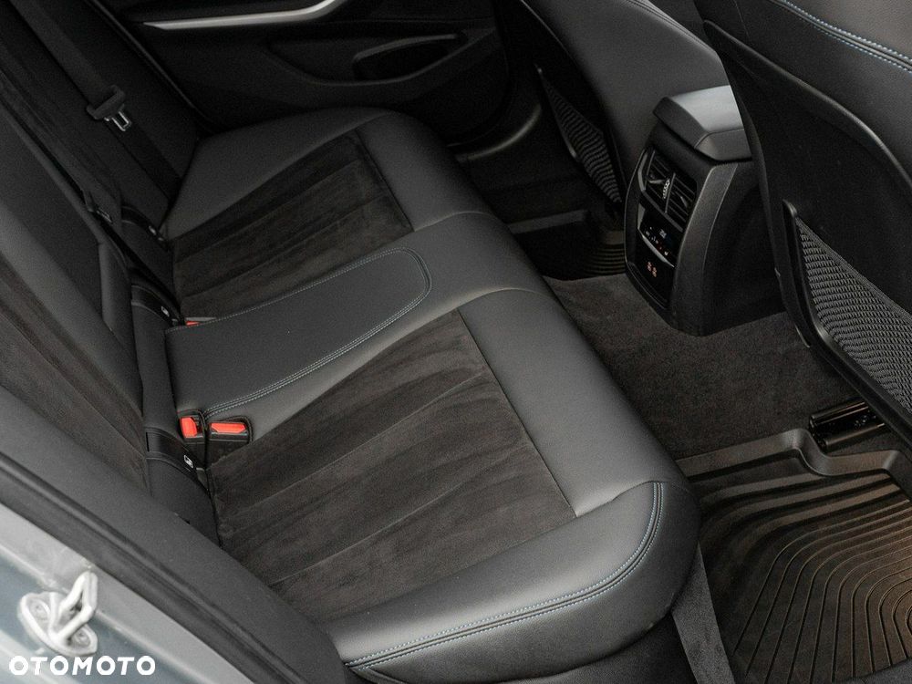 BMW Seria 3 320d xDrive M Sport sport - 28