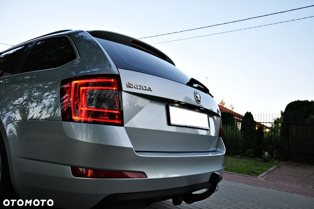 Skoda Octavia 2.0 TDI Premium Edition - 31