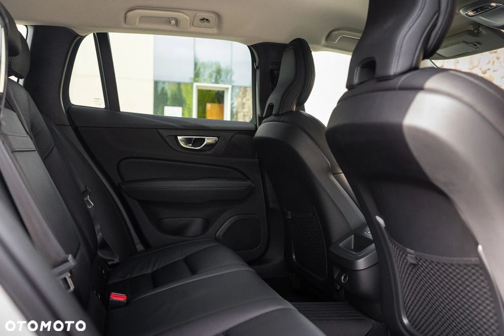 Volvo V60 Cross Country D4 AWD - 23