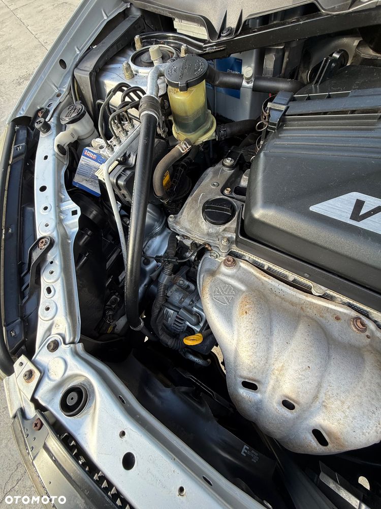 Toyota RAV4 2.0 VVT-i Sol - 25