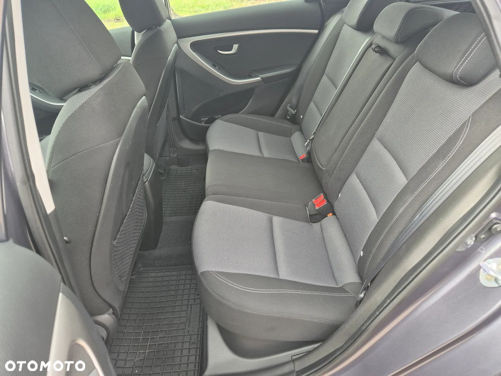 Hyundai i30 blue Kombi 1.6 GDi Style - 14