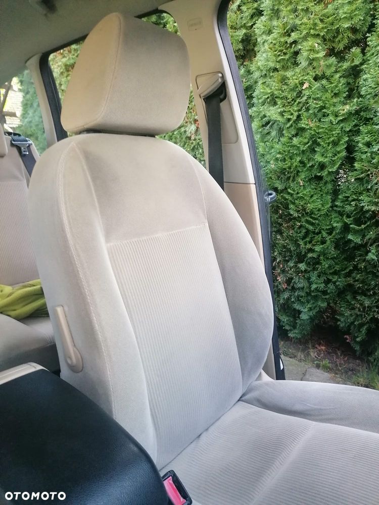 Ford Focus C-Max 1.6 TDCi Ambiente - 20