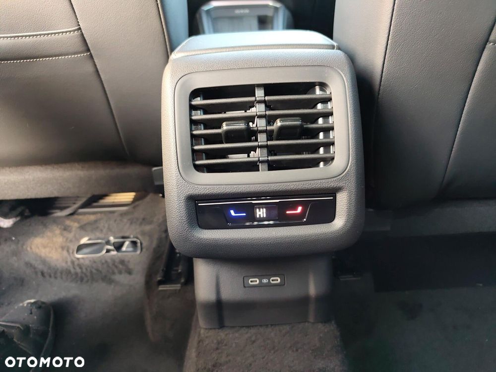 Volkswagen T-Roc 1.5 TSI R-Line DSG - 27