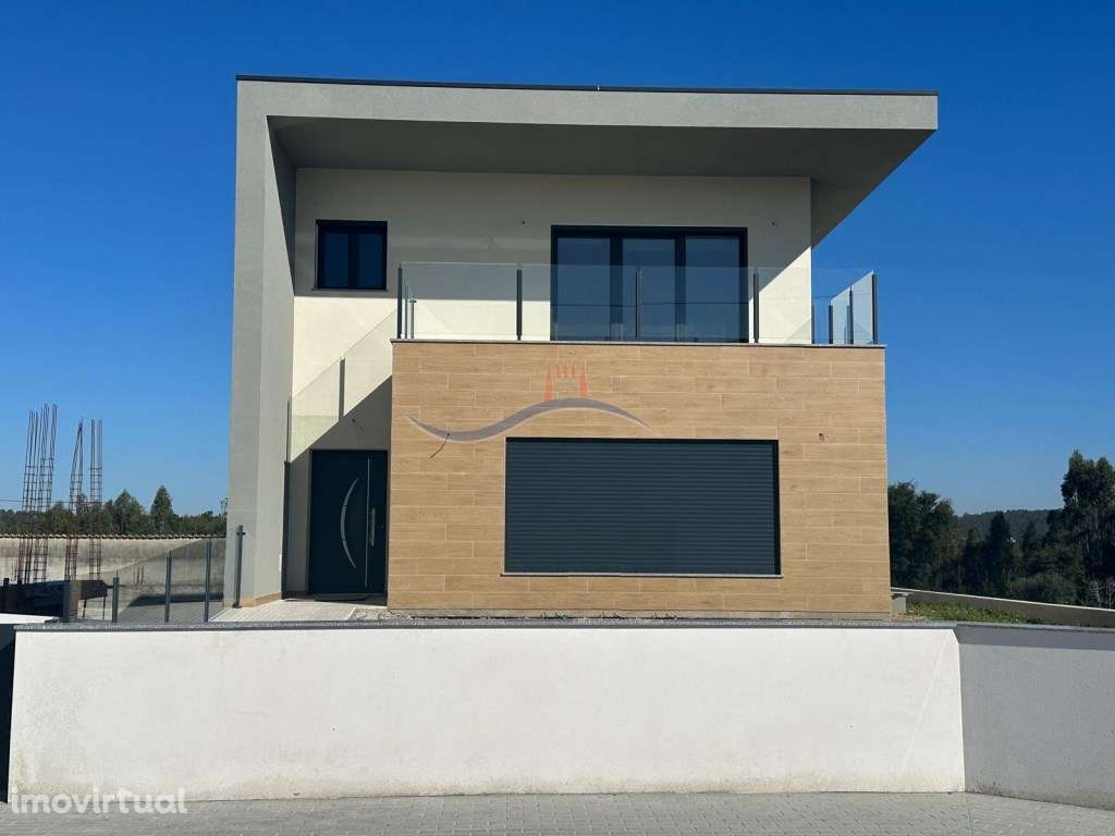 Moradia T4 - Souto da Carpalhosa e Ortigosa - Grande imagem: 4/19