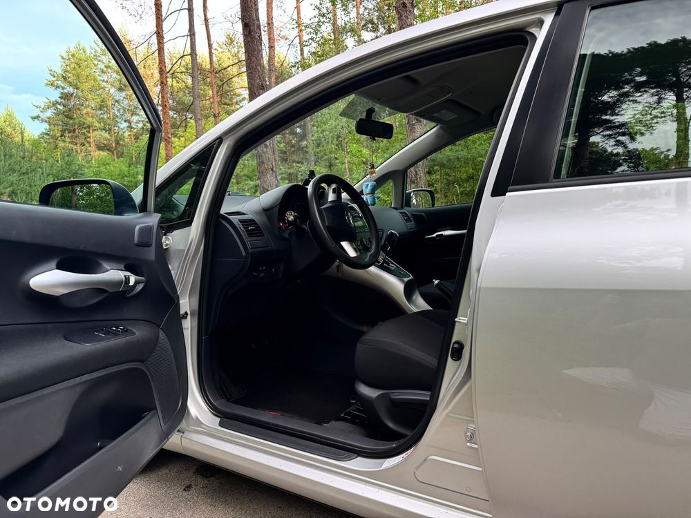 Toyota Auris - 13