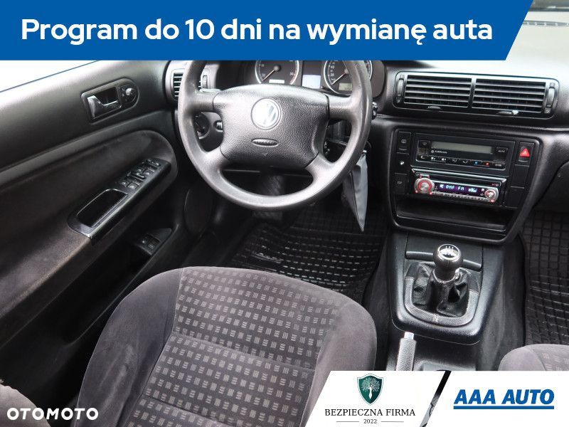 Volkswagen Passat - 9