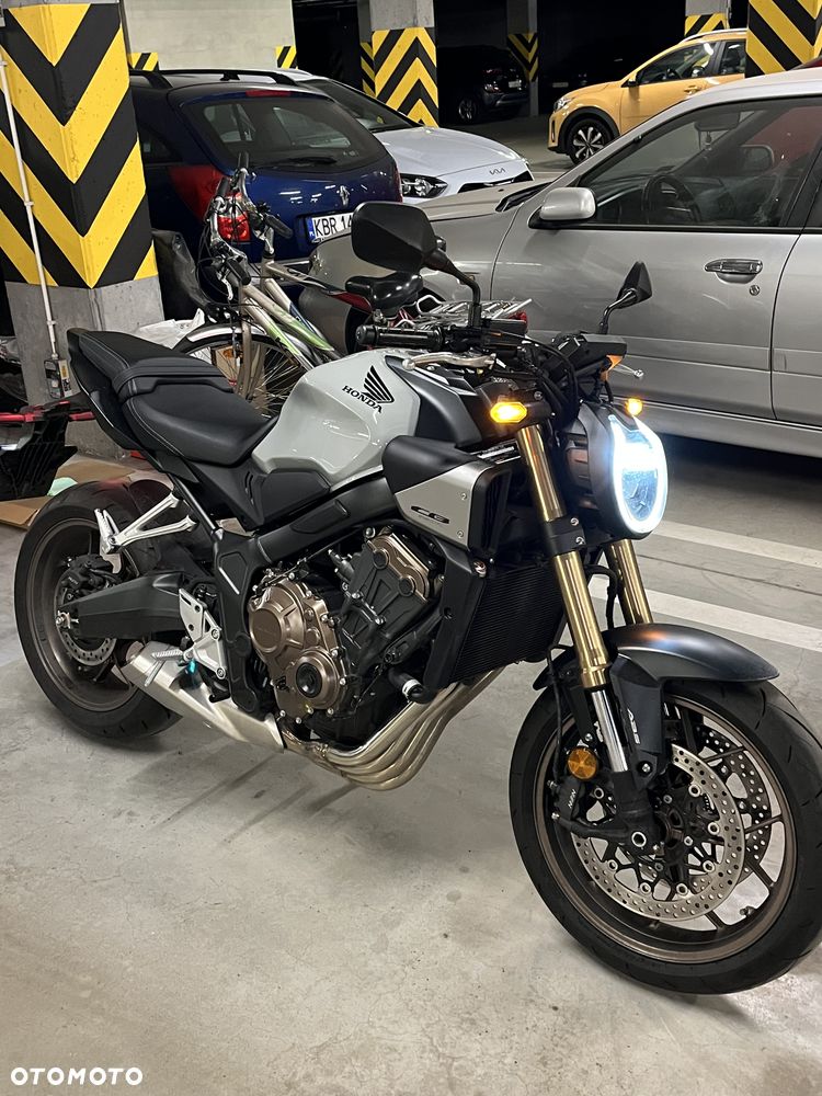 Honda CB - 1