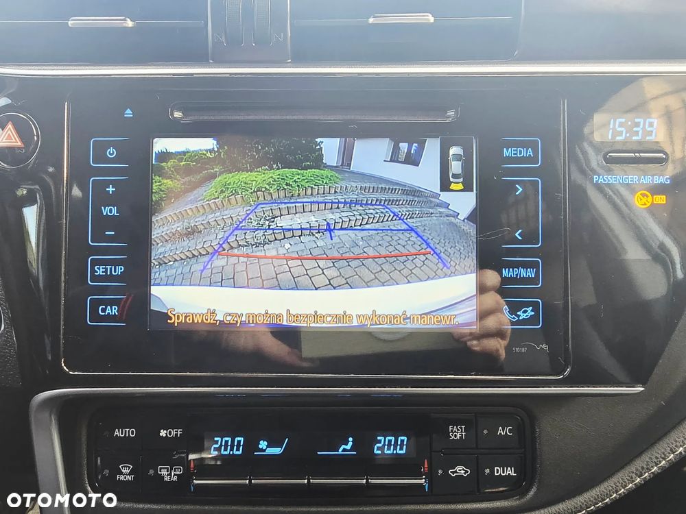 Toyota Corolla 1.6 Prestige EU6 - 13