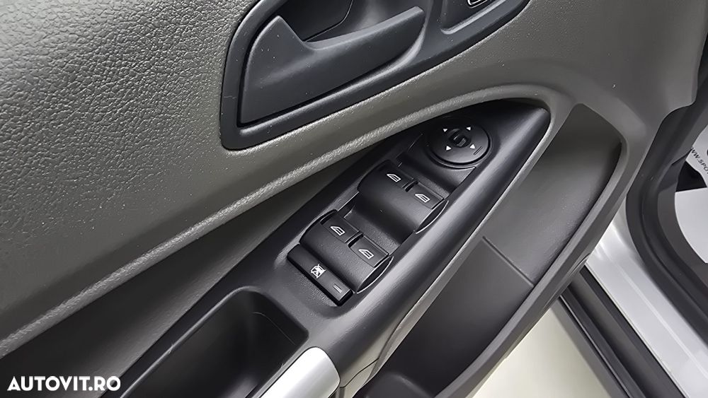 Ford Transit Connect - 11